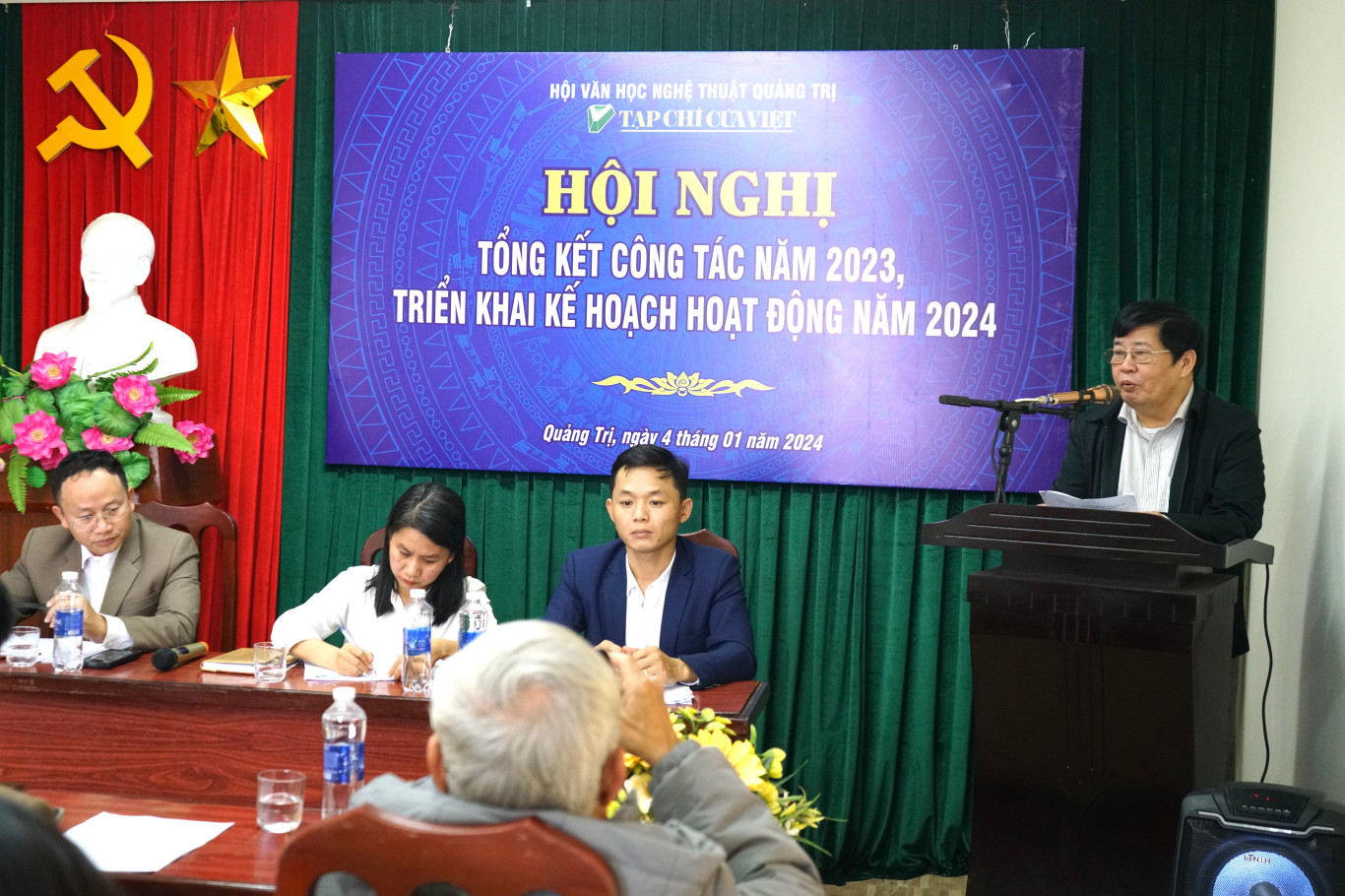 Chủ tịch Hội VHNT - Nguyễn Văn D&ugrave;ng ph&aacute;t biểu chỉ đạo tại hội nghị - Ảnh: L.T